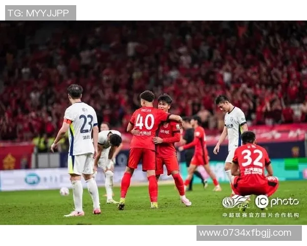 中超联赛最新动态：多队引援动作频繁，争冠形势愈加复杂